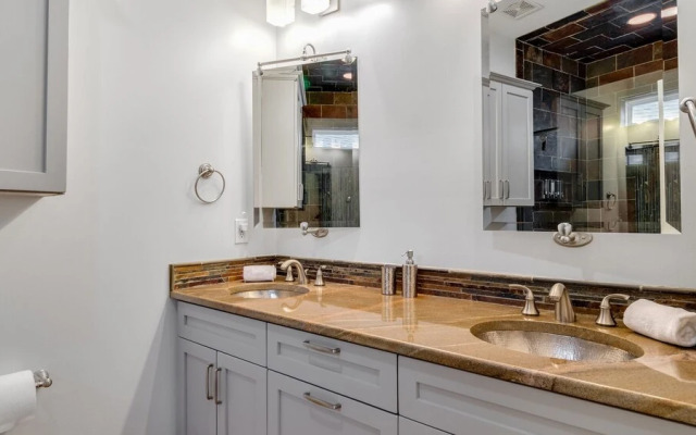 4 bedroom, Parkside Terrace Lane