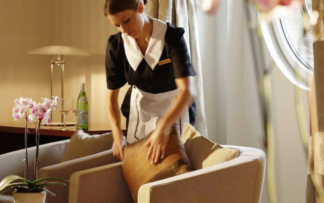 Wasserturm Hotel Cologne, Curio Collection by Hilton