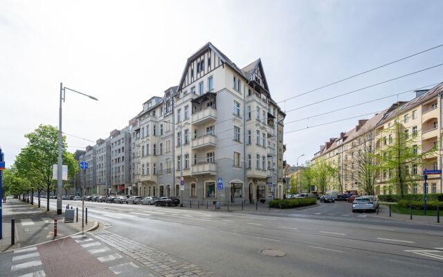 White Studio With Balcony by Renters