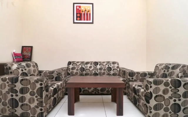 Oyo 31026 Samrat Regency