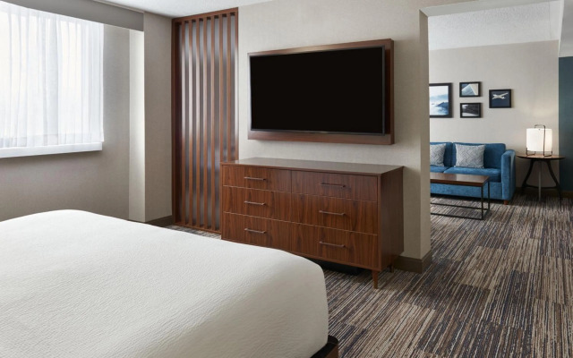 Four Points by Sheraton Point Edward Sarnia