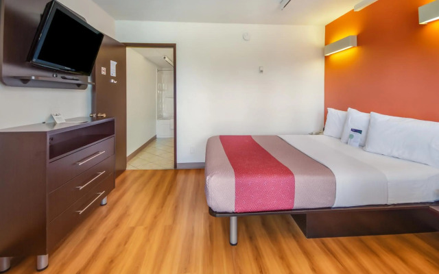 Motel 6 Lethbridge, AB