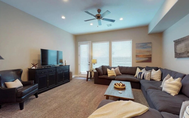 Desert Paradise Getaway 3 Bedroom Apts