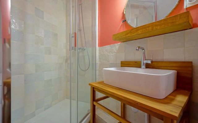 BEAUTIFUL BRIGHT apartment near the Marais