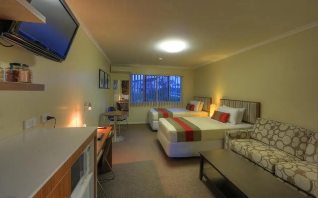 Tropixx Motel & Restaurant
