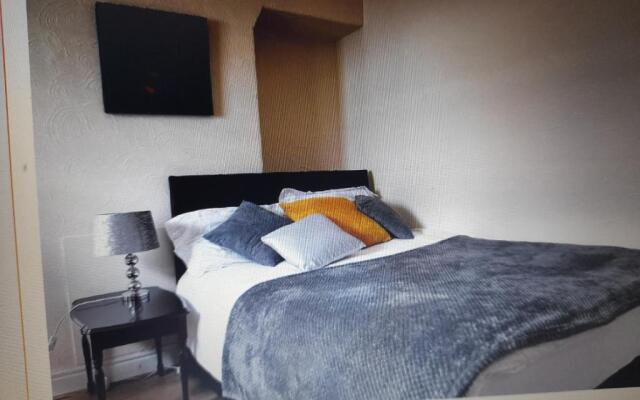 Immaculate 3-bed House in Middlesbrough With Wifi