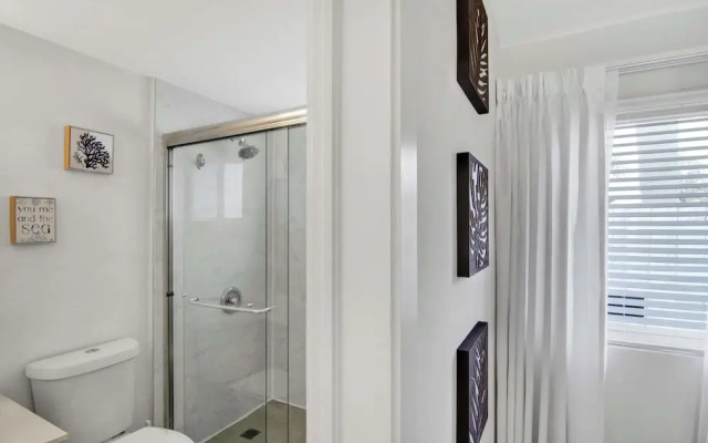 Waterfront Oasis w/ Enclosed Pool!