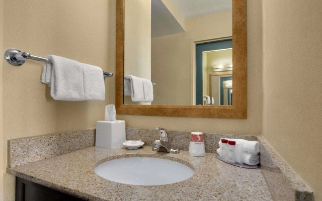 DoubleTree by Hilton Virginia Beach Oceanfront South