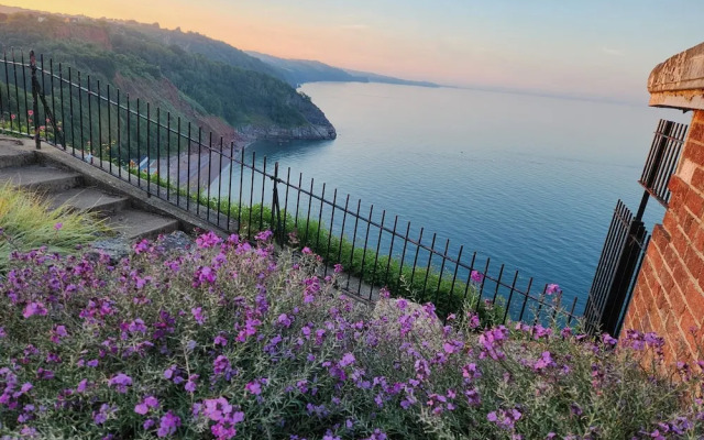 Rose Court Holiday Apartments