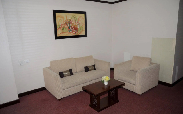 Ayutthaya Thanee Hotel
