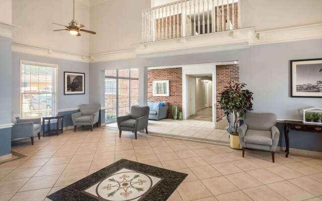 Baymont by Wyndham Kansas City KU Medical Center