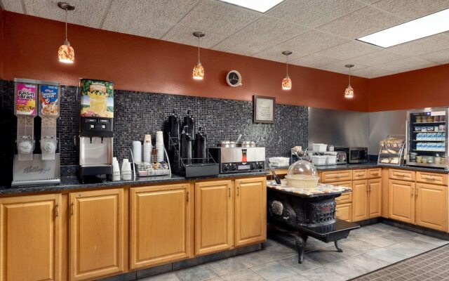 Super 8 Eveleth