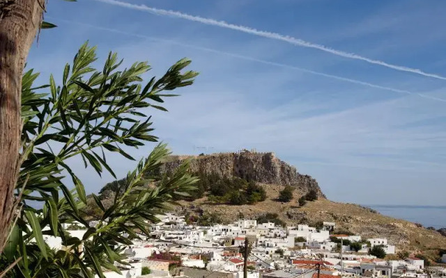 Meandros Suites