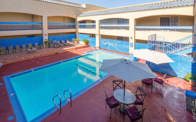 Days Inn And Suites Artesia
