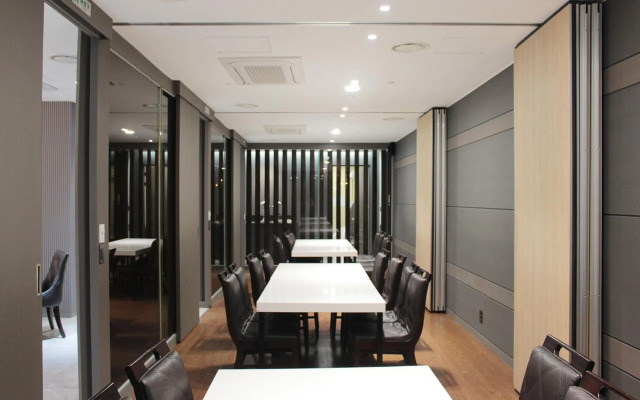 Hamilton Hotel