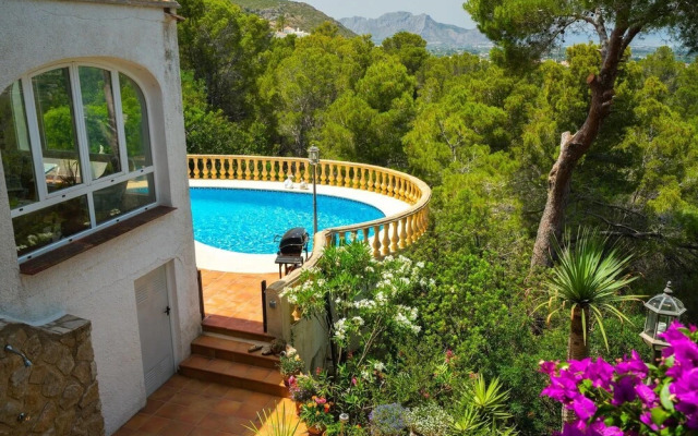 Stunning Villa With Panoramic Views & Private Pool