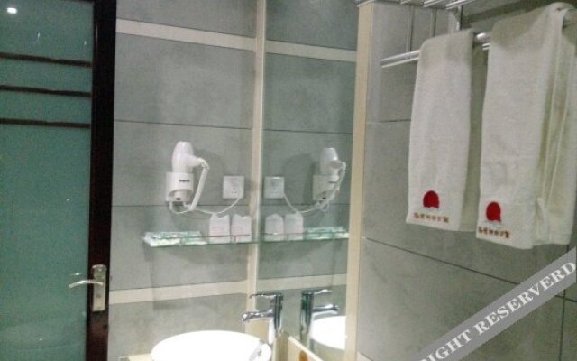 Yangguang Fashion Apartment (Baiyun Avenue Bei'an Huahui Branch)