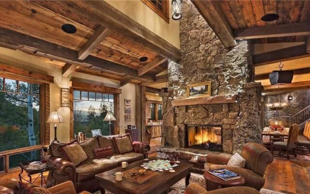 Gold Mine Lodge 6 BedroomHoliday home By Moving Mountains