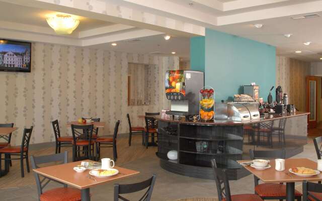 Best Western Plus Atlanta Airport-East