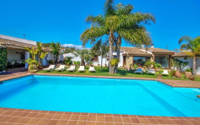 Finca La Coma - modern, well-equipped villa with private pool in Benissa