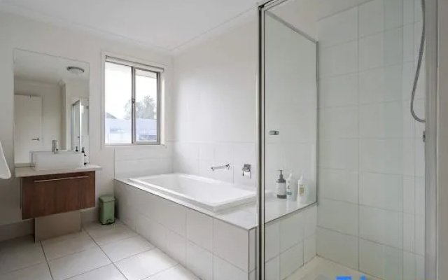 Spacious 4B House in PointCook