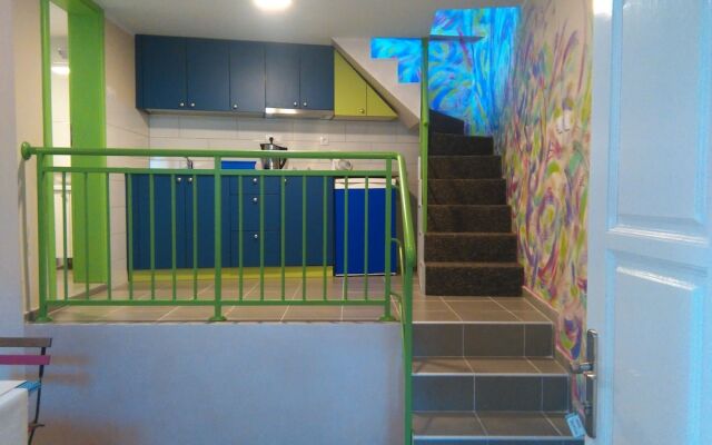 Varad Inn Hostel and Cafe