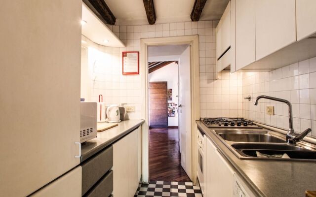 Amazing Apartment With Terrace In Piazza Del Fico, Close Piazza Navona