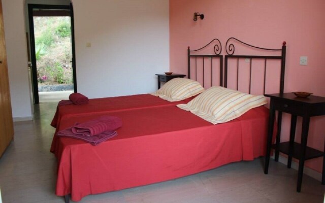 Natasa & Spyros Villa Apartments
