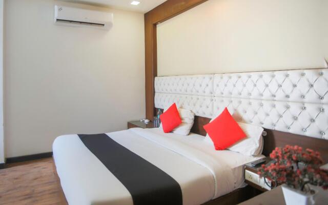 Collection O 69755 Hotel Parktel