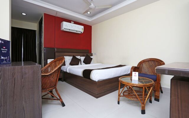 OYO 6648 Hotel Royal Residency