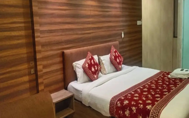 Hotel New Sky Palace Residency - Near International Airport