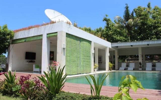 Villa Putih Lovina