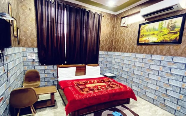 Manali Hotel By GRB