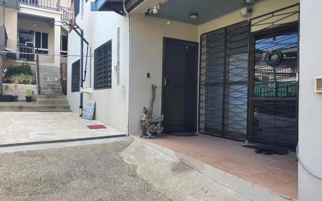 Cosy 2 bedroom unit with pool,Wifi parking