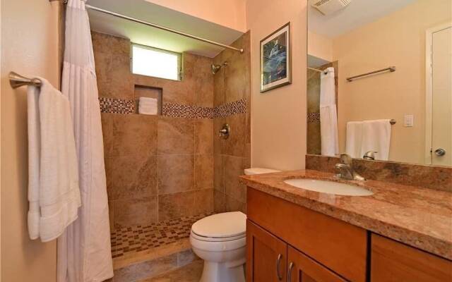 Lokelani #C104 - 1 Br condo by RedAwning