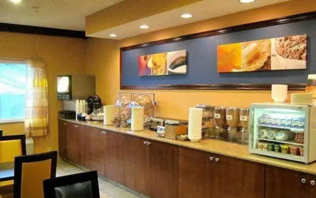 Fairfield by Marriott Inn & Suites Seattle Sea-Tac Airport