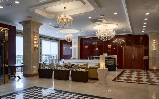 GoldOne Hotel & Suites