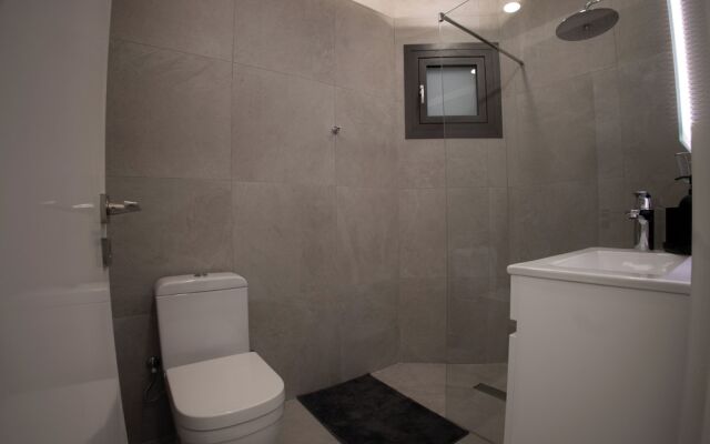 Phaedrus Living Luxury Mackenzie Flat