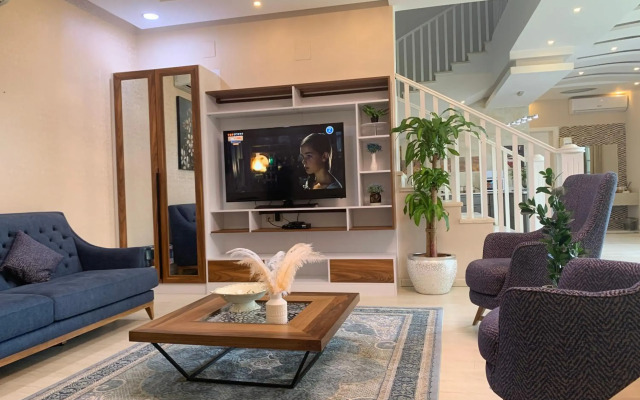 Chalet And Villa Velia