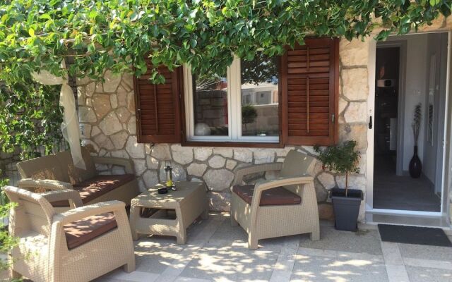 Apartments and Rooms LEA