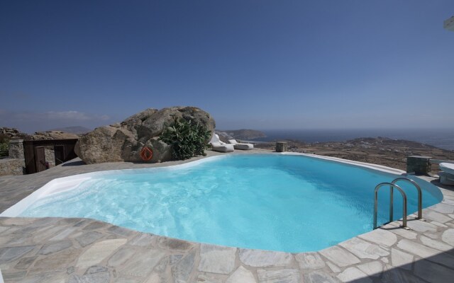 Mykonos Teatro Suites and Villa