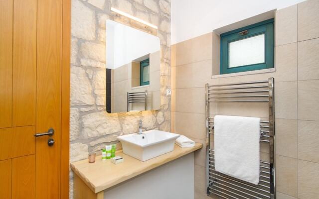 Villa Fegari - Delightful 1 Bedroom Stone House