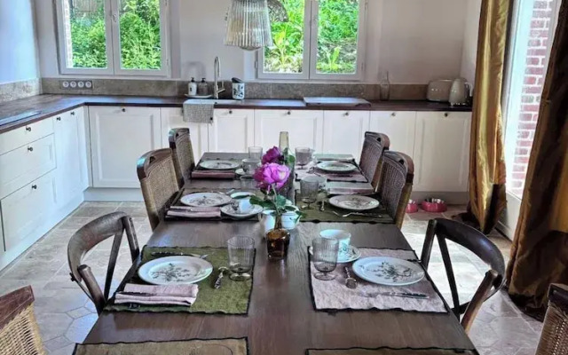 Exceptional 5 Bedroom House Near the Beach