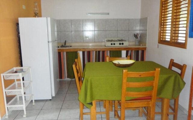 El Flamboyan Apartments