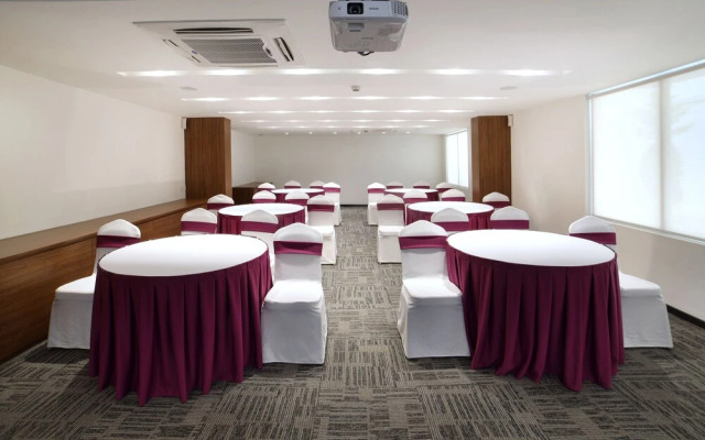 Lilac Hotel 5th Block