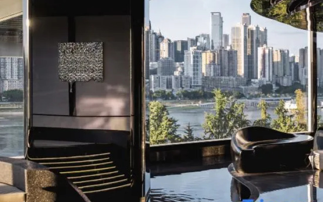 Yolo Private Soup Hot Spring Designer Hotel