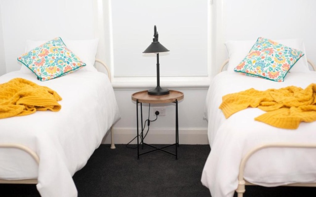 Two Cow Cottage Bed & Breakfast – Guest Rooms – Keith