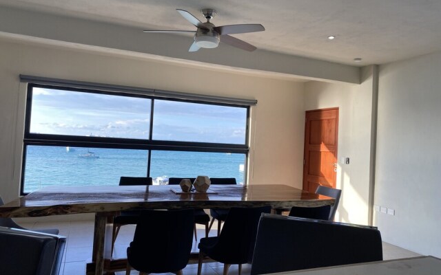 Cuxos Hotel Beachfront