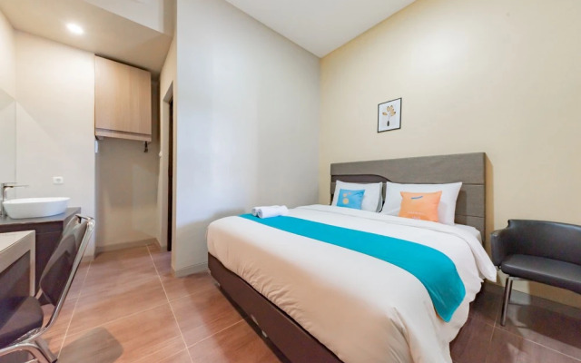 Sans Hotel Berau Square