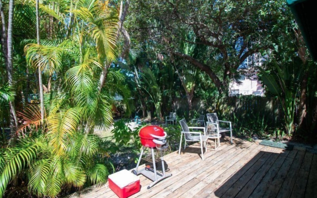 Mid Town Hippie House By The Bay